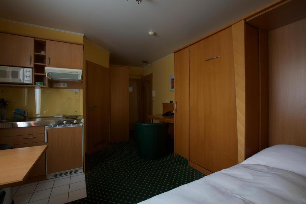 Au P'Tit Max - Studios Hotel Люксембург Екстер'єр фото