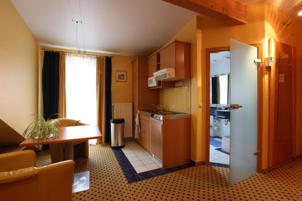 Au P'Tit Max - Studios Hotel Люксембург Екстер'єр фото