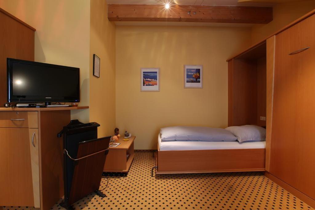 Au P'Tit Max - Studios Hotel Люксембург Екстер'єр фото